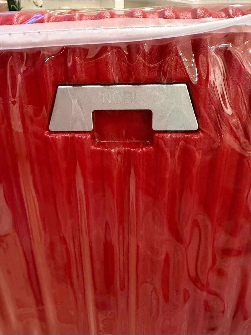 NOBL Red Hard-Shell Check In  Silver Trim 28 inch - Picture 3 of 8